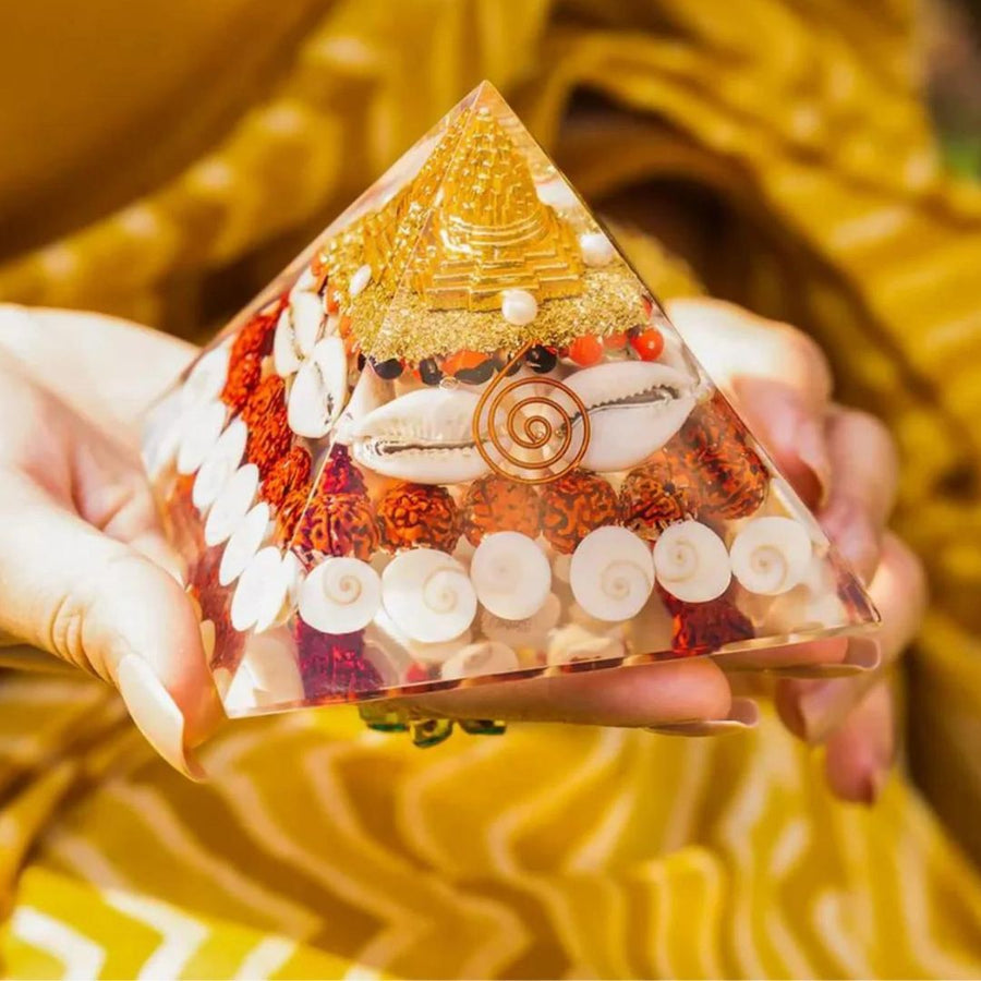 š Crystal Lakshmi Wealth Gomati Chakra Pyramid š°